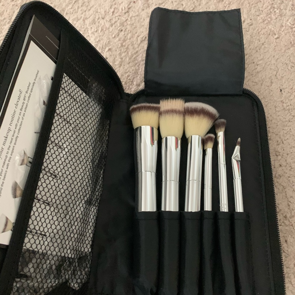 It brushes set